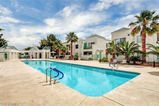 Building Photo - 7100 W Pirates Cove Rd Unit 1003