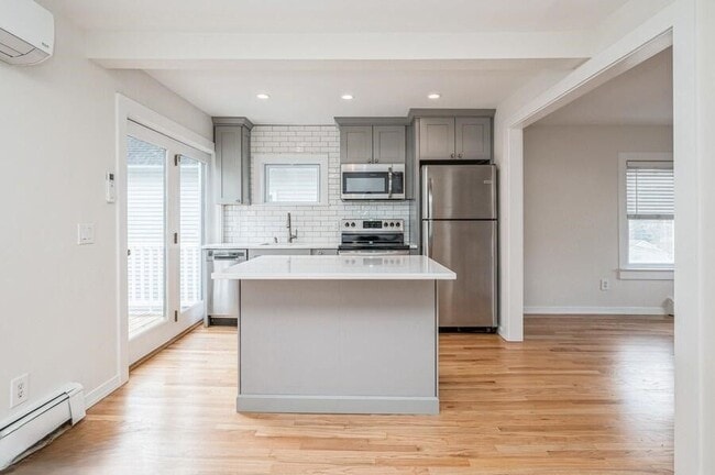 Photo - 63 Le Grande Ave