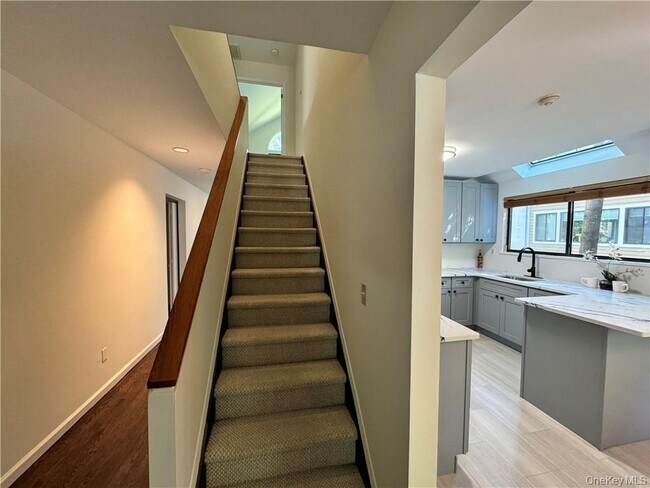 17 Rambling Brook Rd