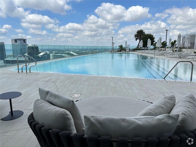 Building Photo - 300 Biscayne Blvd Unit 3209W Rental