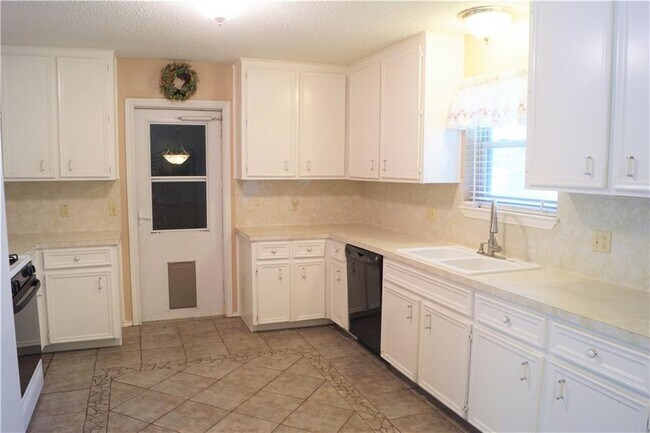 Photo - 903 Marvins Cove