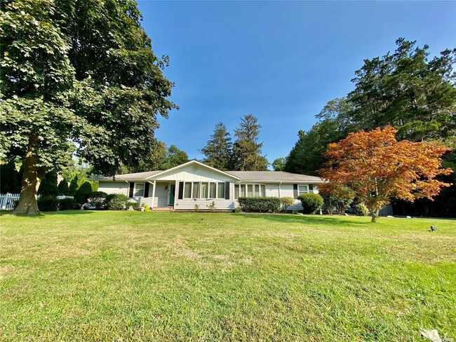 Photo - 1230 Crittens Ln House