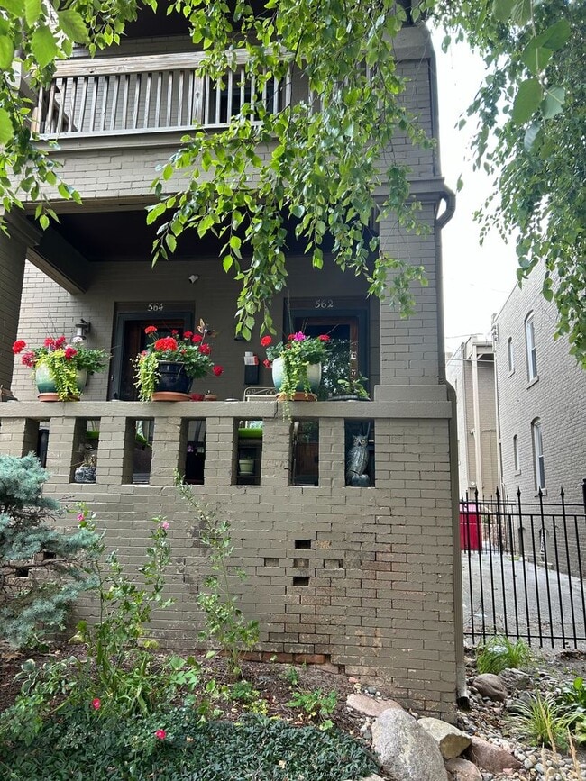Photo - Beautiful 2 Bedroom Townhouse!