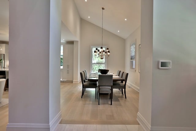 Photo - 33 Bloor St E