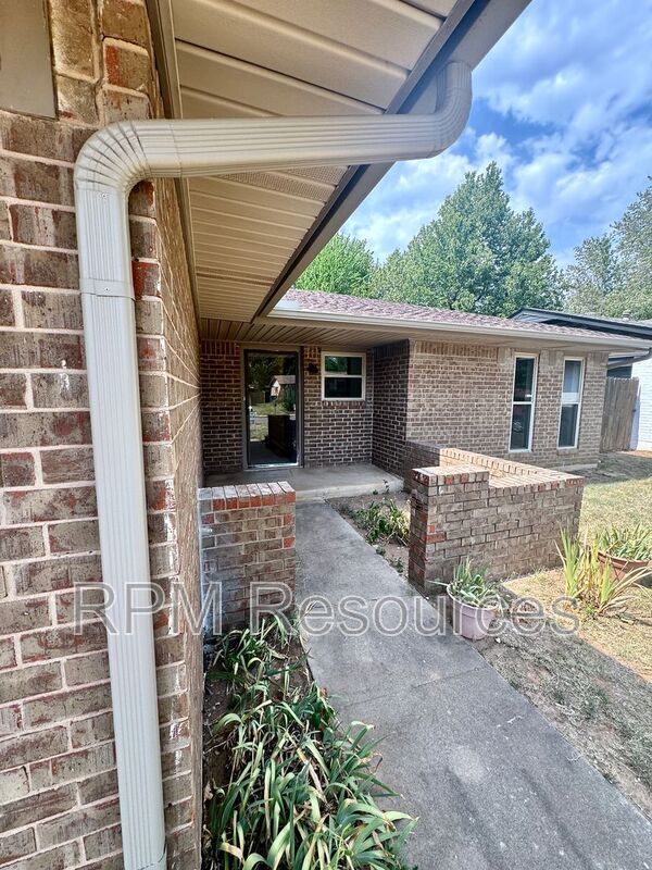 Photo - 405 Meadow Lake Dr