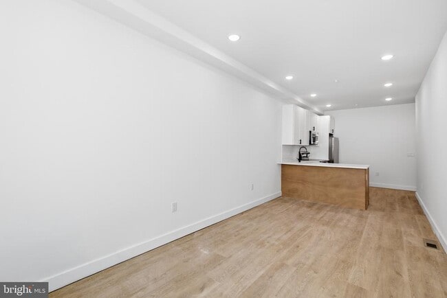 Building Photo - 2554 N 12th St Unit 1