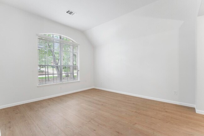 Photo - 54 Legend Mill Ct