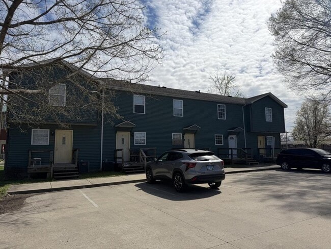 Building Photo - 500 S Washington St