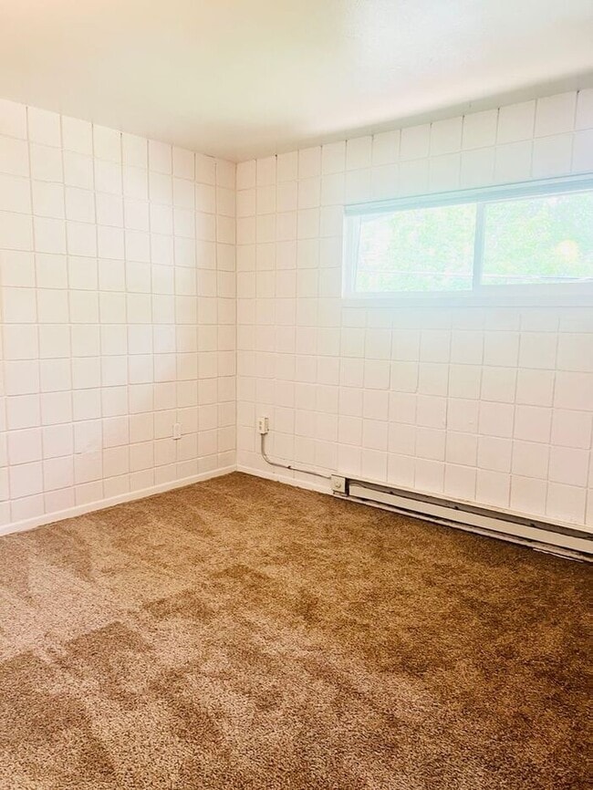 Photo - 2 WEEKS FREE! One-bedroom Apartment Near City Park! UTILITIES INCLUDED Gas/Trash/Water/Sewer
