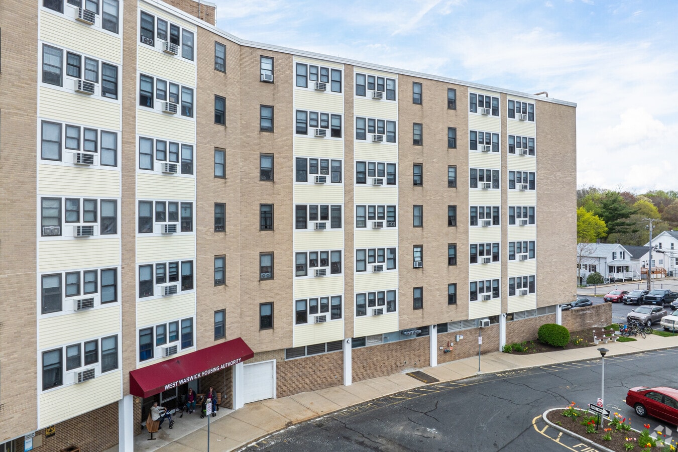 62 Roberts St West Warwick, RI 02893-5080 - West Warwick Manor Apartments