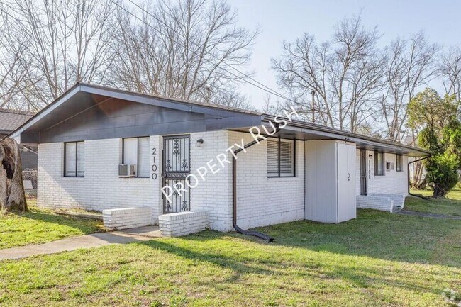 Building Photo - 1100 S Willow St Unit 2100 Rental
