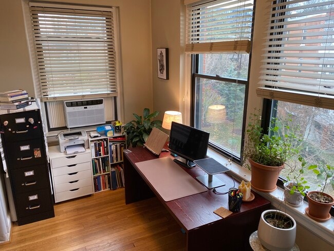 Home office - 4007 Connecticut Ave NW Unit 409