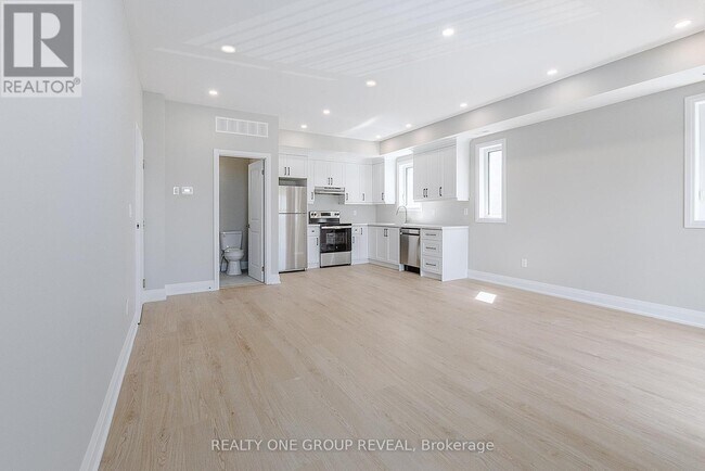 Photo - 223 Grenfell St Unit 3