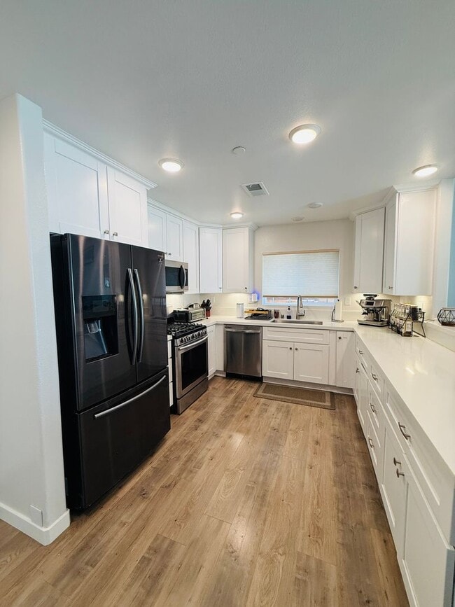 Photo - 748 Lincoln Pl
