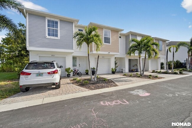 Photo - 2433 6th Ave Dr E