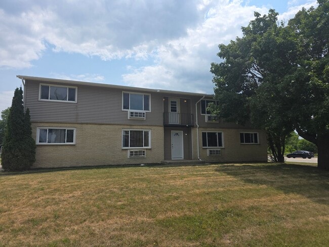 Building Photo - 1741 Warwick Wy Unit 4
