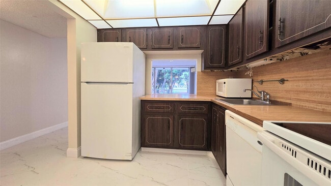 Photo - 8421 Lagos De Campo Blvd Unit 106