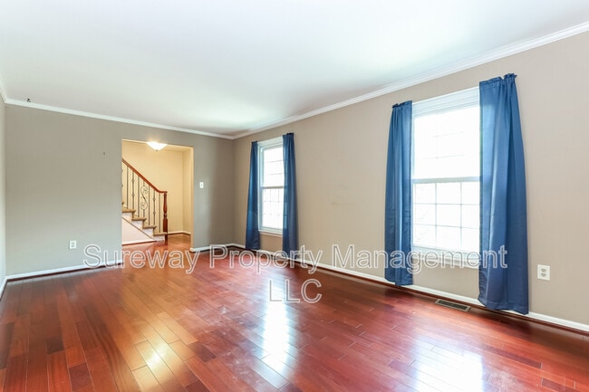 Photo - 44 Red Oak Dr