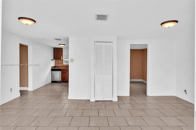 Photo - 520 NW 60th Way
