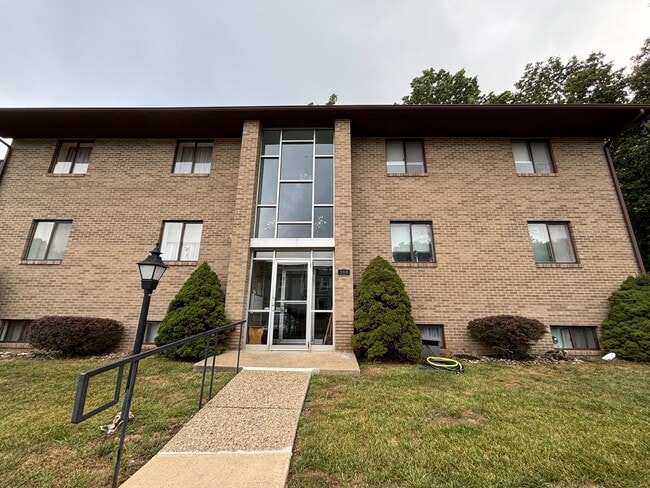 Building Photo - Beautiful 2 Bedroom 2 Bathroom apartment i...