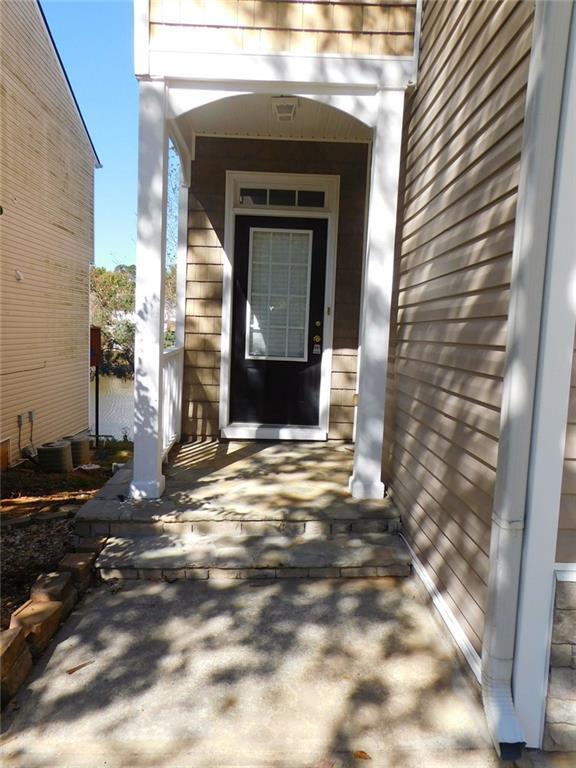 Photo - 566 Pond Lillies Rd SE