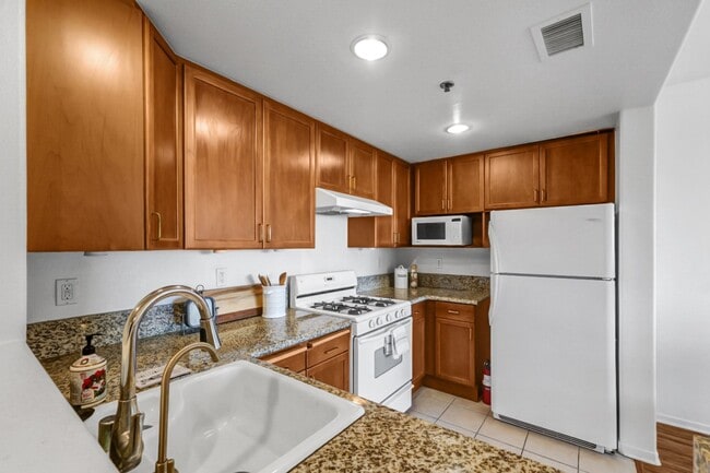Photo - Luxurious Modern Condo in Alhambra