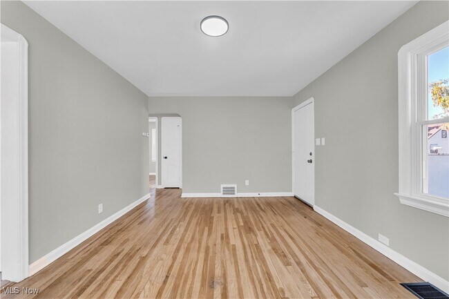 Photo - 12107 Worthington Ave