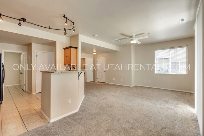 6623 Blue Iris Dr