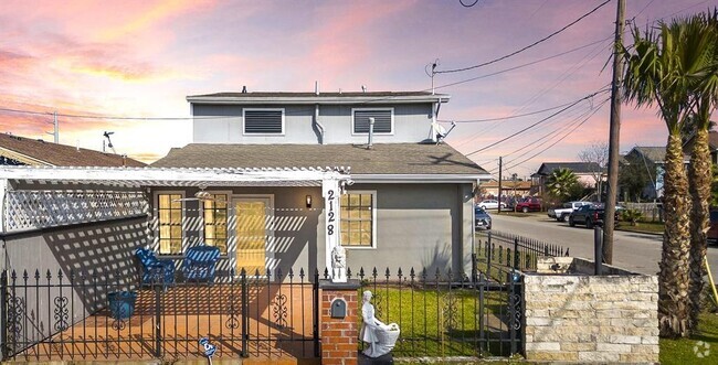 Building Photo - 2128 59th St Rental