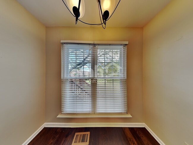 Photo - 104 Sunset Dr