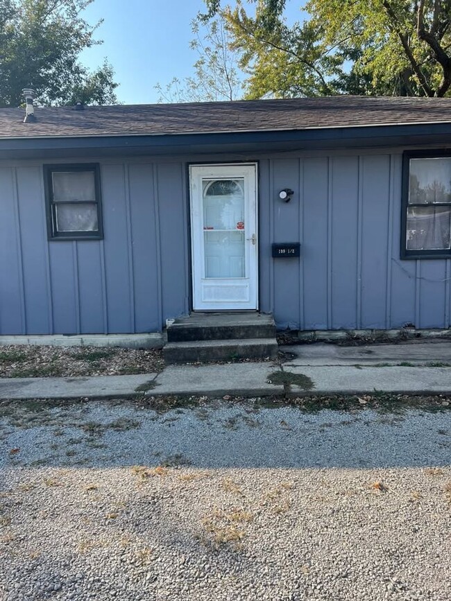 Building Photo - 109 S Illinois Ave Unit 109 S Illinois Rental