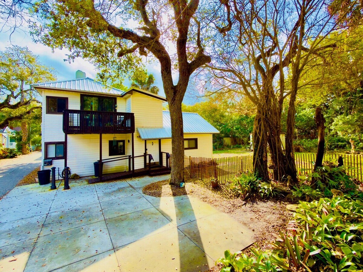 Photo - 105 Esther St
