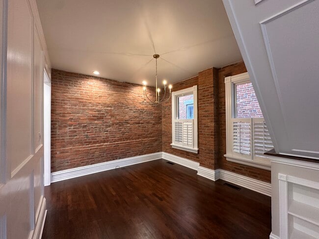 Photo - 67 E Mithoff St