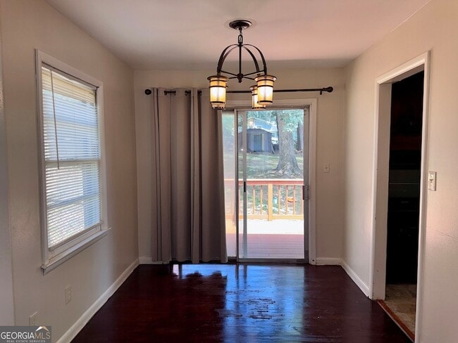 Photo - 430 Windsor Dr