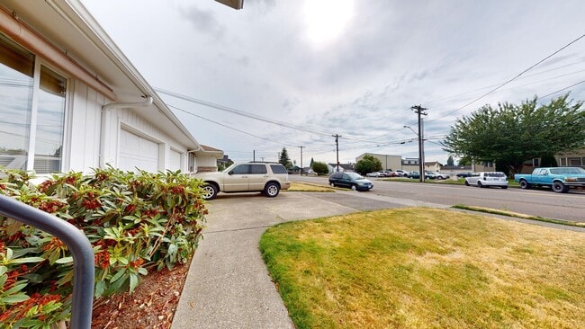 Photo - KL Jones Columbia Unit 914