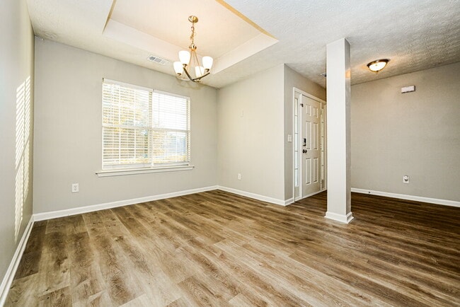 1025 Borrington Ln
