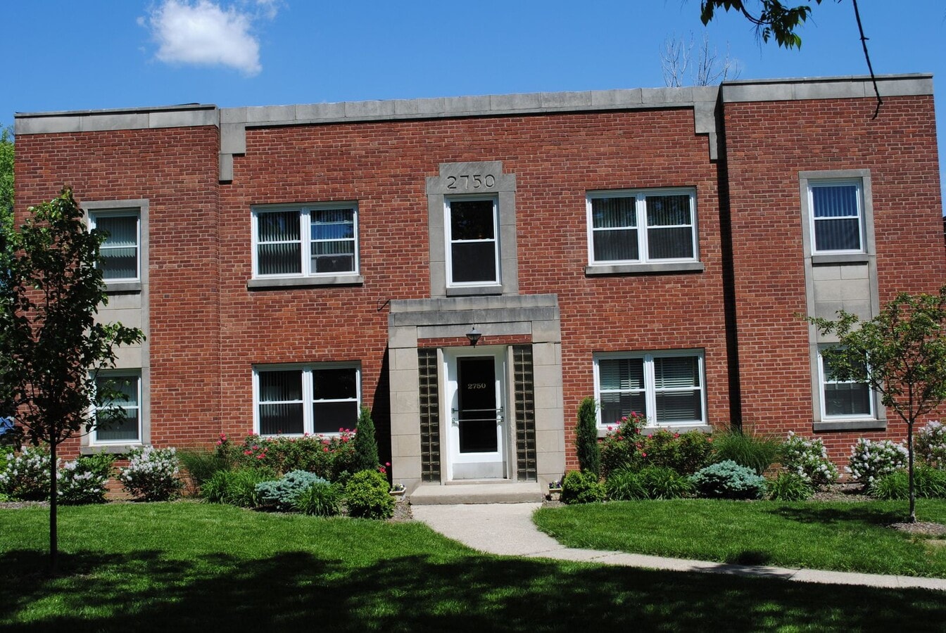 2750 Linshaw - 2750 Linshaw