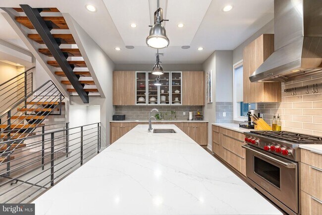 Photo - 608 N 3rd St