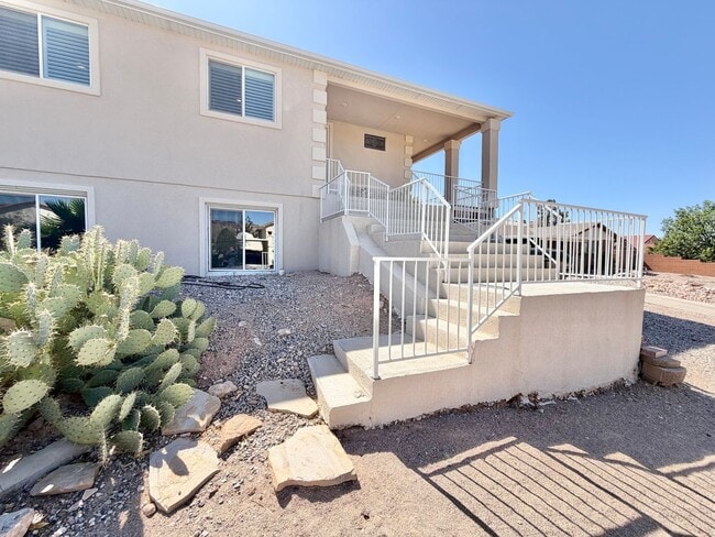 Photo - 2044 Sherman Rd