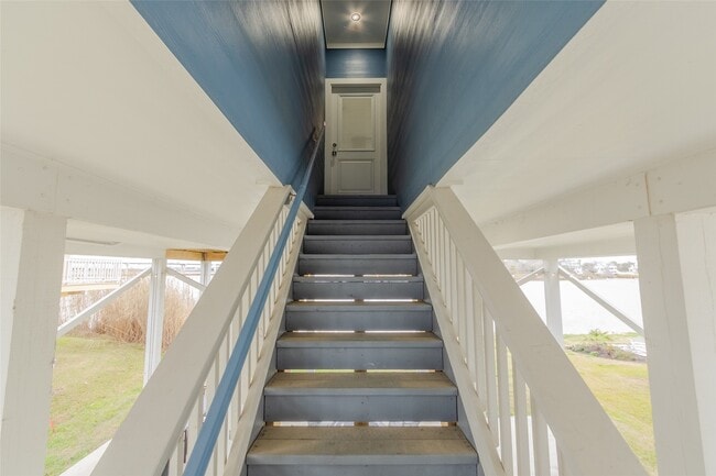 Photo - 809 Todville Rd
