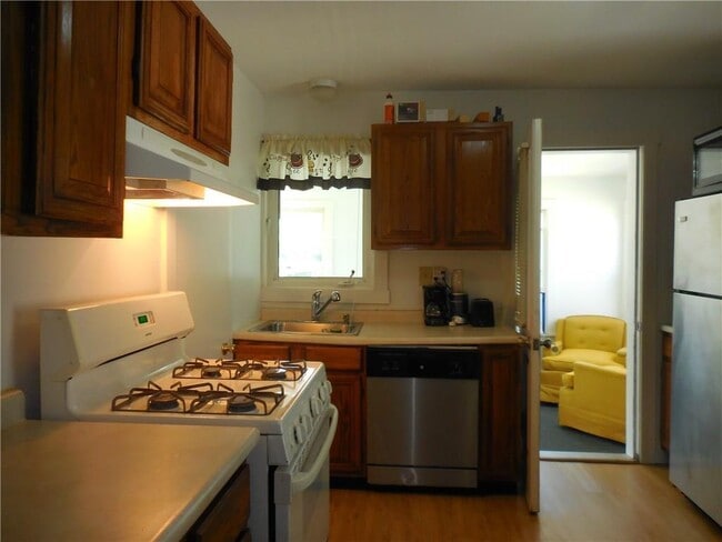 Photo - 17 Lake Ave Unit 2