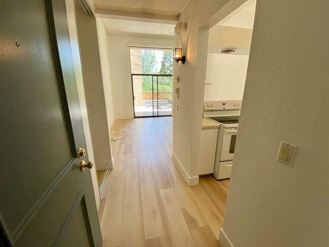 Photo - 310 N Civic Dr Unit 301