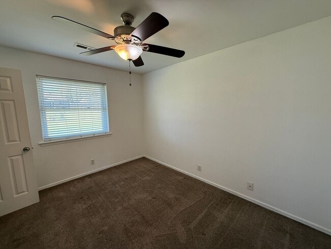 Photo - Three Bed 1 Bath Home in Broken Arrow with Shed