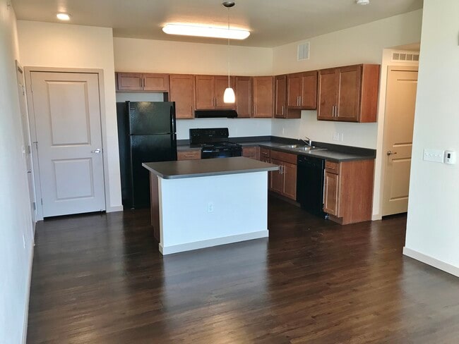 Photo - Crisman Apartments