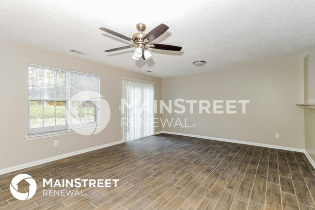 Photo - 5319 Creekview Way