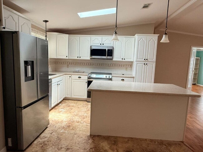 Nokomis Lake Village 3 bed/2bath