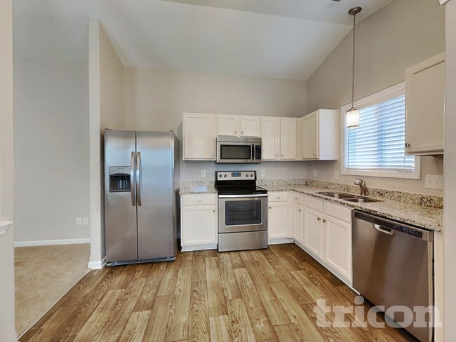 Photo - 4991 Astonshire Ln