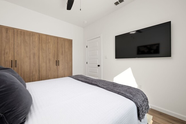 Photo - Gated Luxury Townhomes for Rent-Long-Term Lease | Colgate Crossing