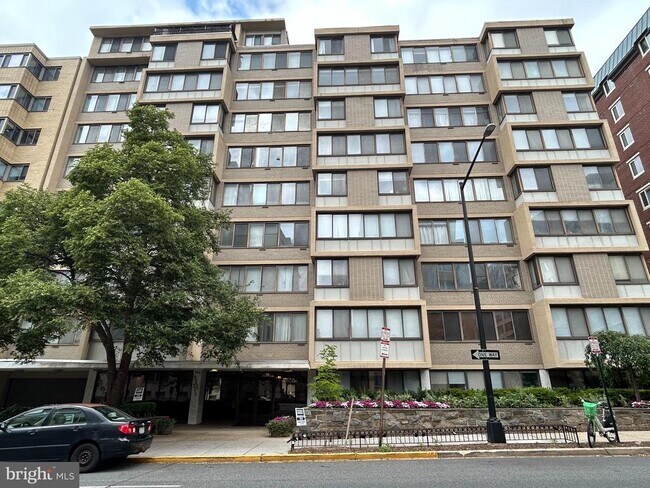 Building Photo - 522 21st St NW Unit 702 Rental