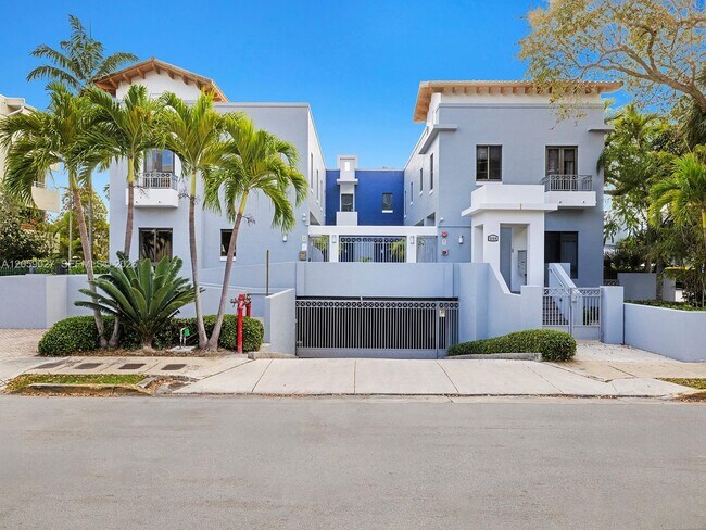 Building Photo - 5864 SW 74th Terrace Unit G